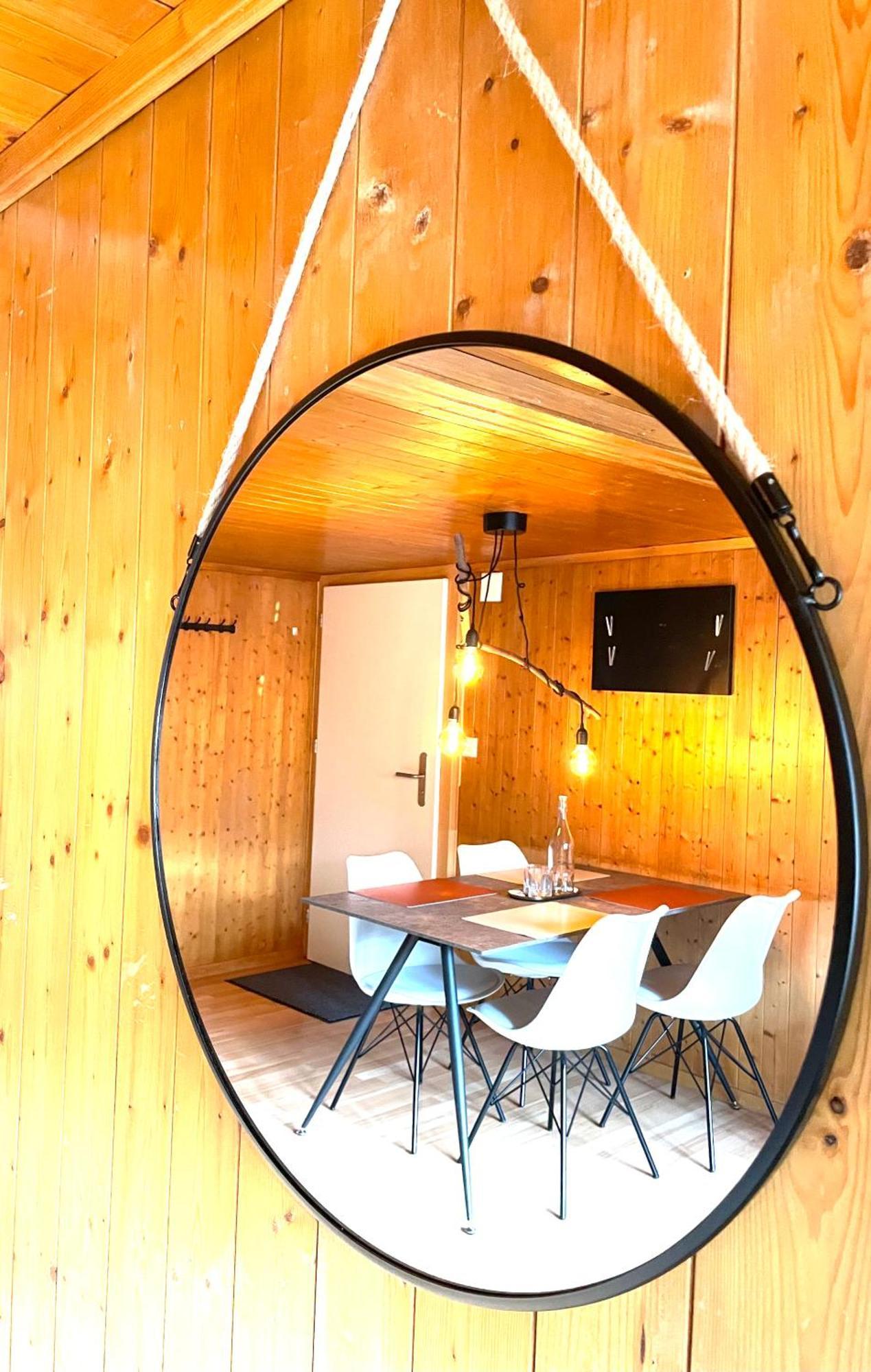 Charming, Well-Equipped Alpine Apartment Кандерстег Екстериор снимка